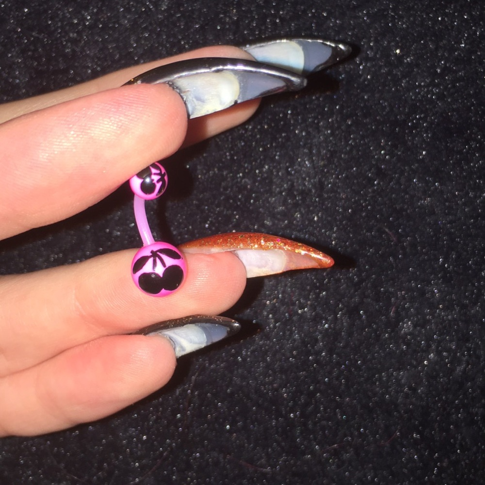 Belly button ring - Picture 4 of 4